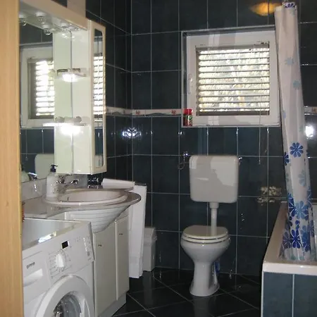 Apartment Ema Apartment Kali
