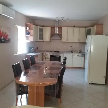 Apartment Ema *